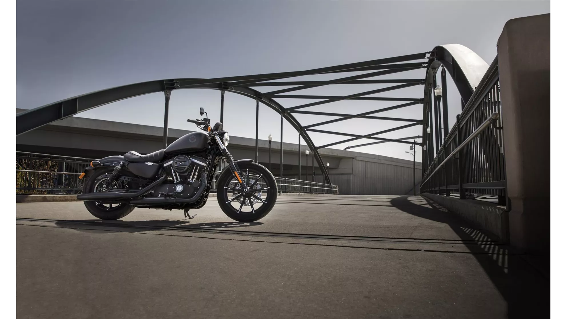 Harley-Davidson Sportster XL 883 N Iron - Obraz 5