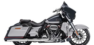 Harley-Davidson CVO Road Glide Ultra FLTRUSE 2011 vs Harley-Davidson CVO Street Glide FLHXSE 2020