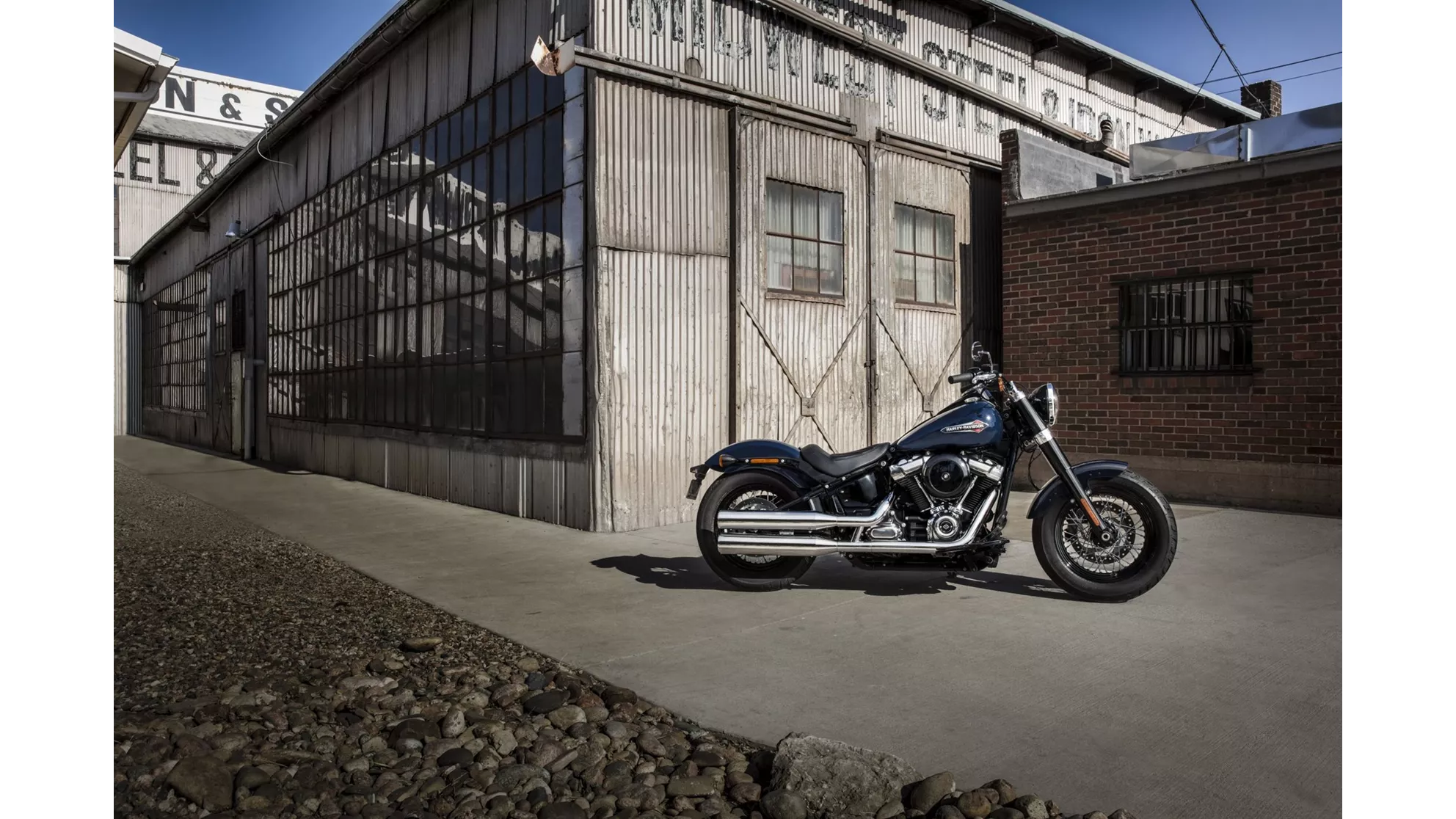 Harley-Davidson Softail Slim FLSL - Image 2 Harley-Davidson Softail Slim FLSL - Image 2