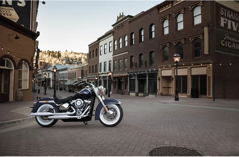 Harley-Davidson Softail Deluxe FLDE 2020