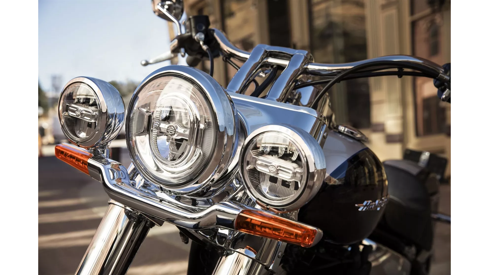 Harley-Davidson Softail Deluxe FLDE - Image 4 Harley-Davidson Softail Deluxe FLDE - Image 4