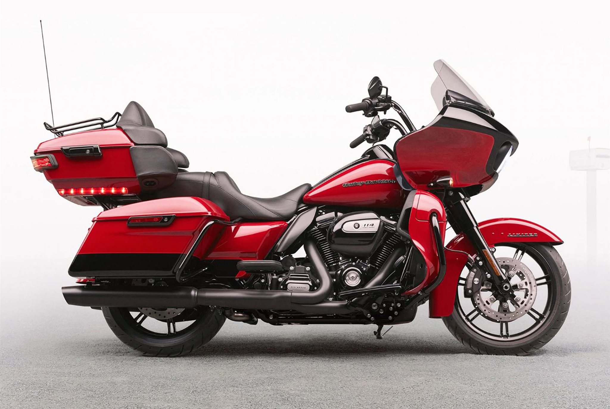 Motorrad Vergleich Harley Davidson Electra Glide Ultra Classic Flhtcu 2015 Vs Harley Davidson Touring Road Glide Limited Fltrk 2020