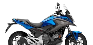 BMW F 800 R 2013 vs Honda NC750X 2020 BMW F 800 R 2013 vs Honda NC750X 2020