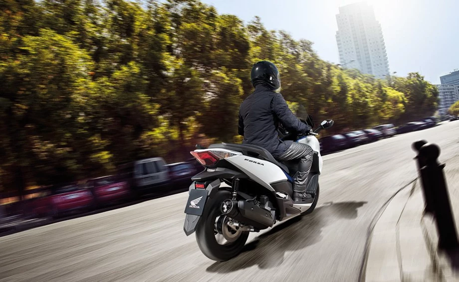 Honda Forza 125 Bild 16: Honda Forza 125