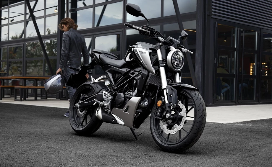 Honda CB125R Bild 6: Honda CB125R