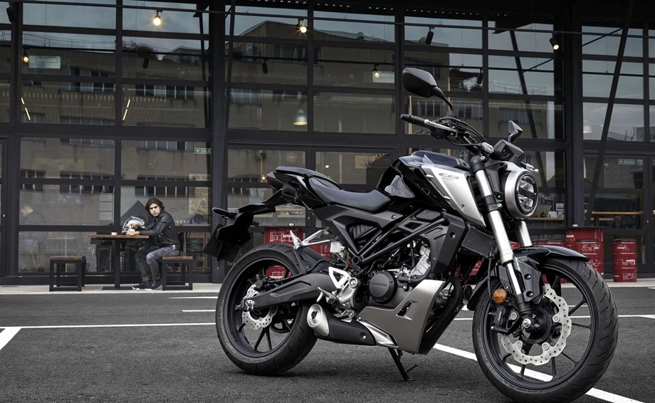 Honda CB125R Bild 12: Honda CB125R