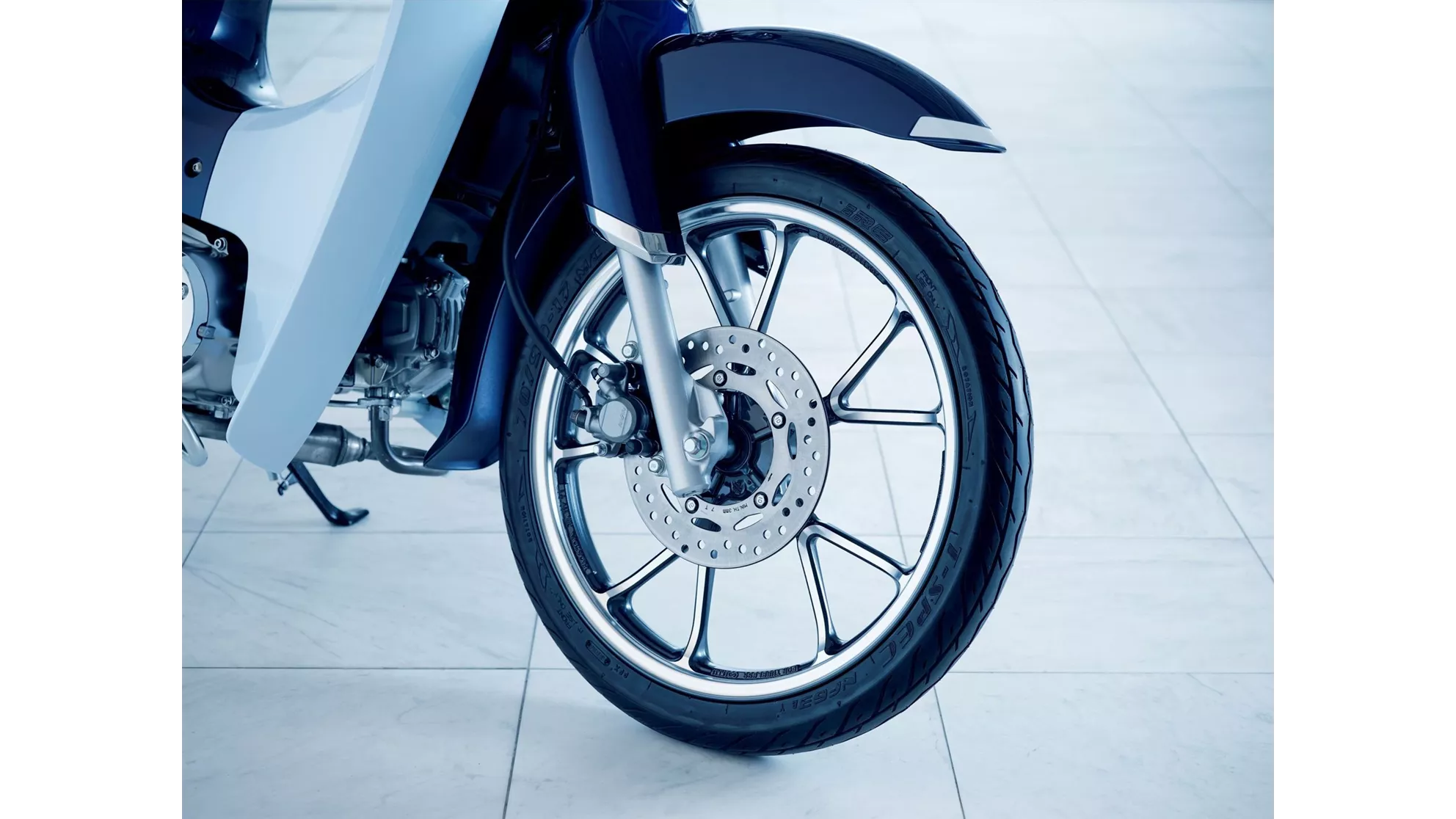 Honda Super Cub C 125 - Image 5 Honda Super Cub C 125 - Image 5