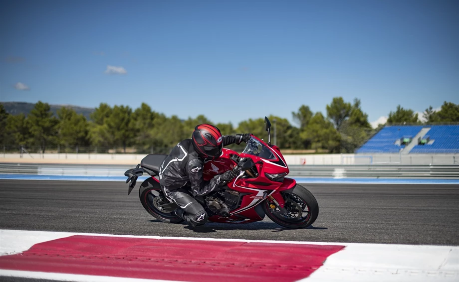 Honda CBR650R Bild 2: Honda CBR650R