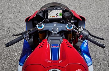 Honda CBR1000RR-R Fireblade SP 2020 - Bild 27 Honda CBR1000RR-R Fireblade SP 2020 - Bild 27