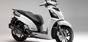 Honda PCX 125 2021 vs Kymco People GT 125i 2020