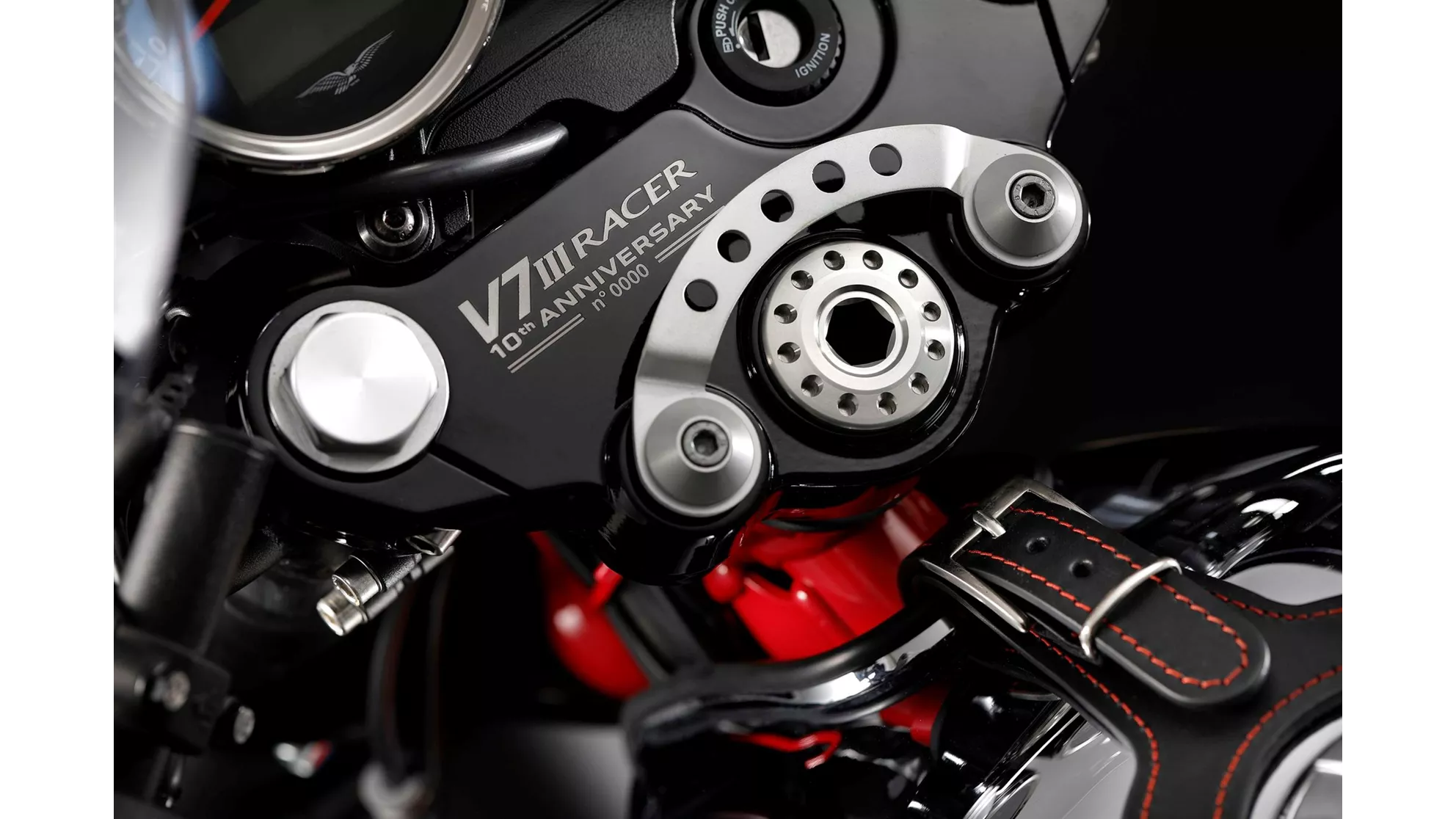 Moto Guzzi V7 III Racer 10th Anniversary - Image 3 Moto Guzzi V7 III Racer 10th Anniversary - Image 3