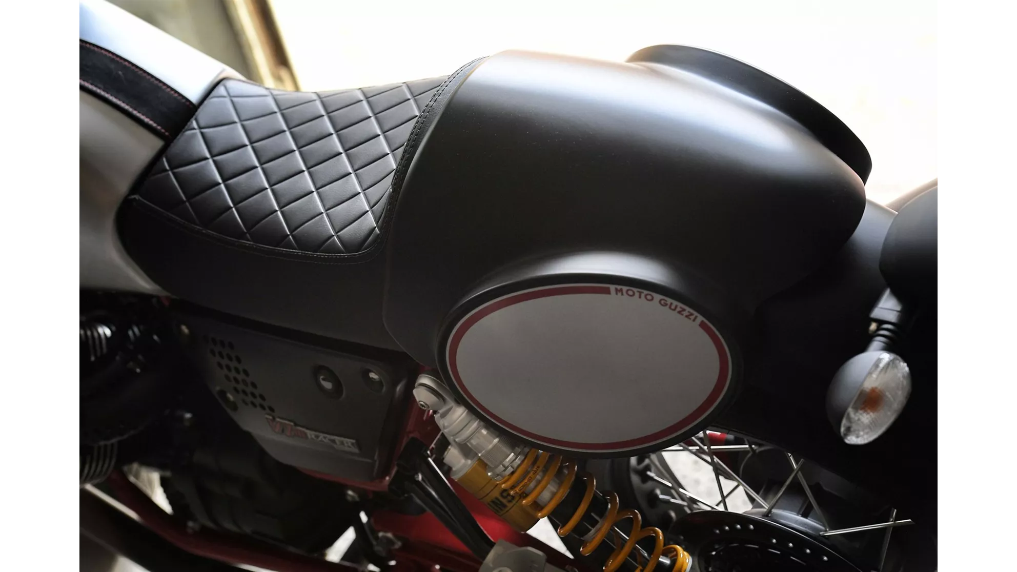 Moto Guzzi V7 III Racer - Resim 12