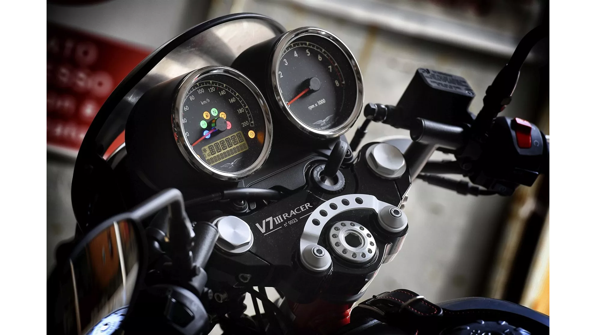 Moto Guzzi V7 III Racer - Obraz 13