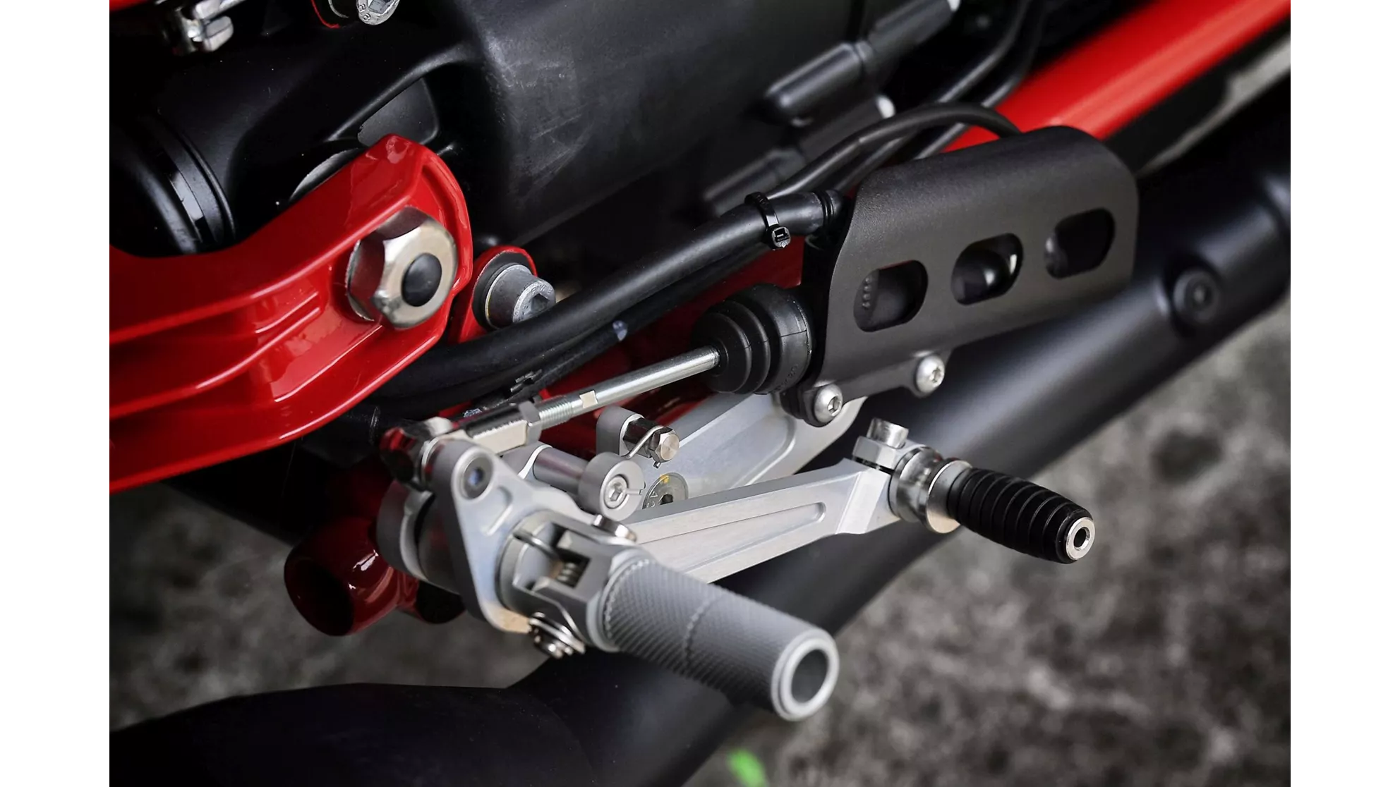 Moto Guzzi V7 III Racer - Image 15 Moto Guzzi V7 III Racer - Image 15