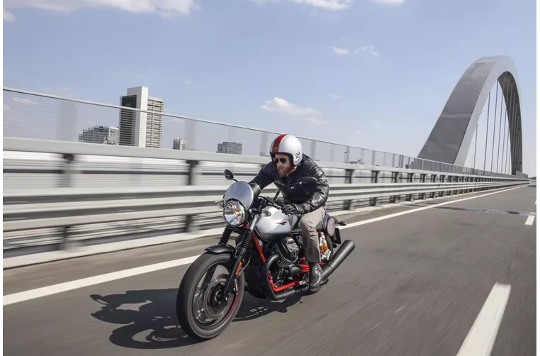 Moto Guzzi V7 III Racer 2020