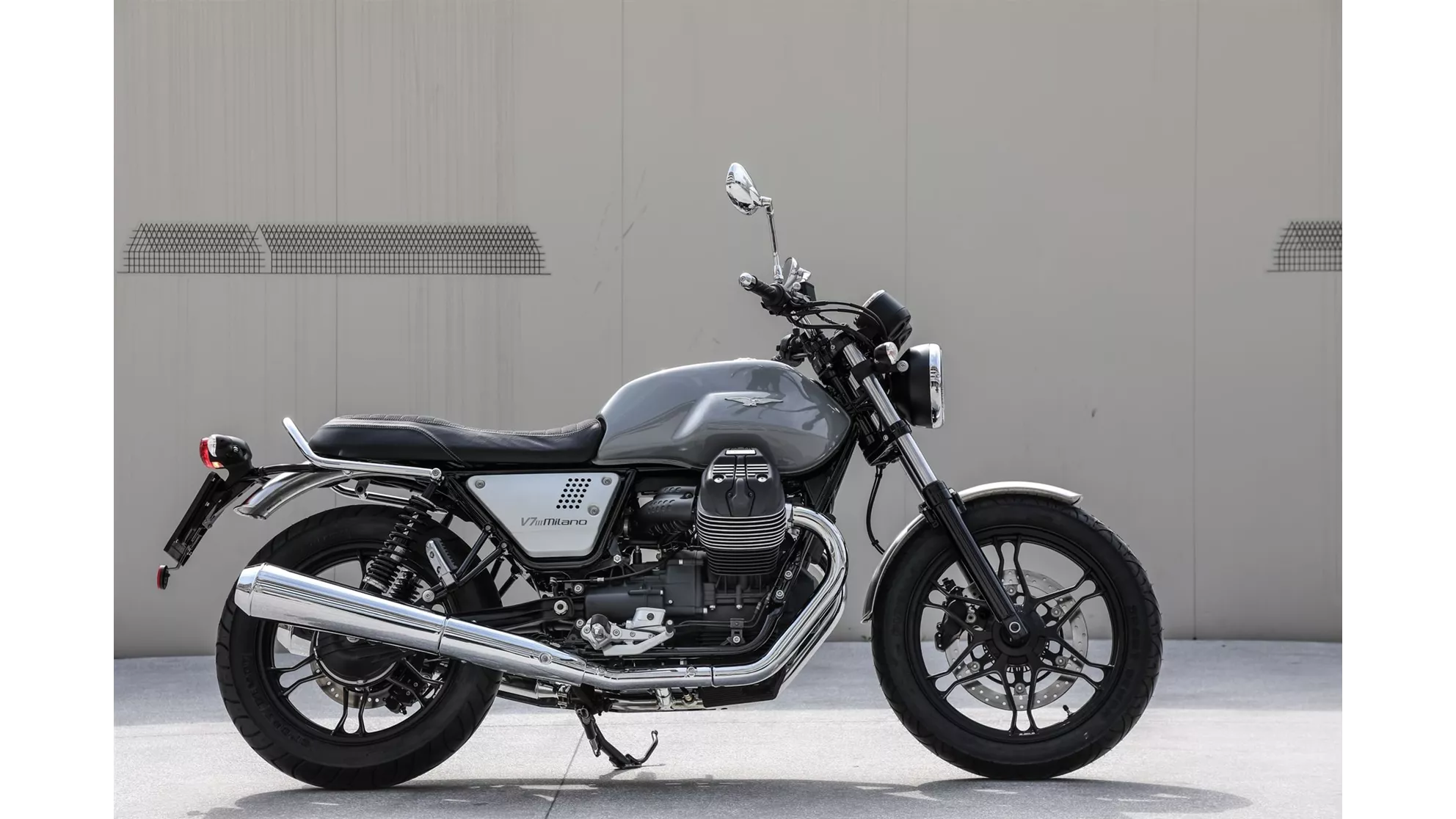 Moto Guzzi V7 III Milano - Image 2 Moto Guzzi V7 III Milano - Image 2