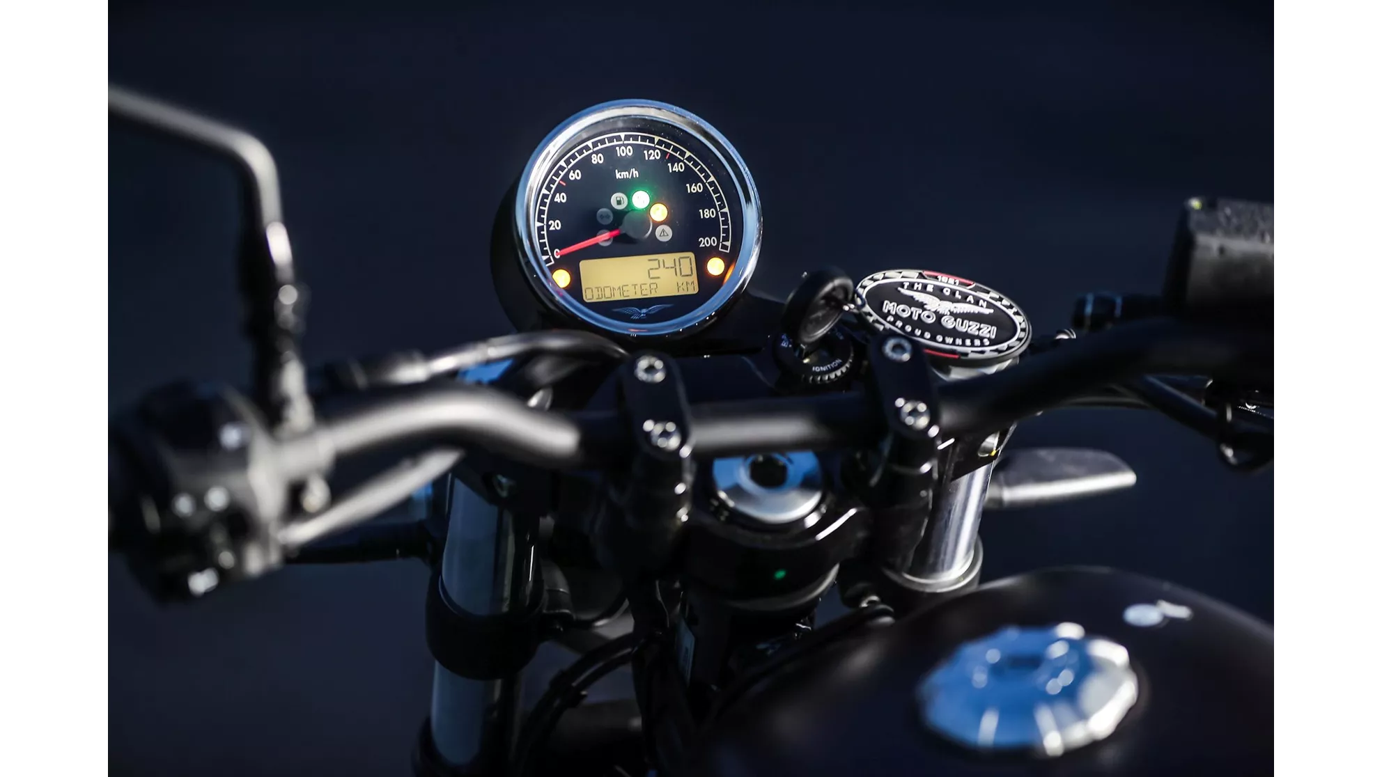 Moto Guzzi V7 III Stone Night Pack - Slika 13
