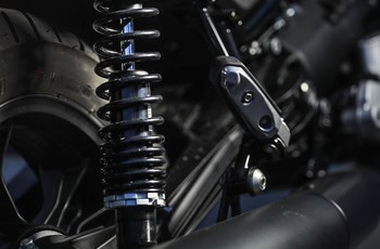 Moto Guzzi V7 III Stone Night Pack 2020 - Bild 16