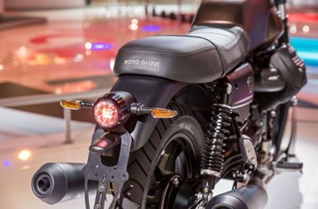 Moto Guzzi V7 III Stone Night Pack 2020 - Bild 18