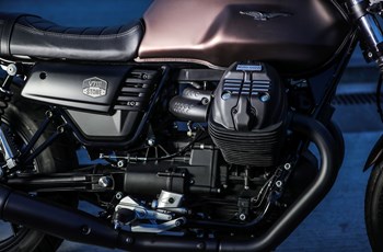 Moto Guzzi V7 III Stone Night Pack 2020 - Bild 20