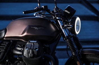 Moto Guzzi V7 III Stone Night Pack 2020 - Bild 28