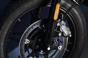 Moto Guzzi V7 III Stone Night Pack 2020 - Bild 29