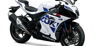BMW S 1000 RR 2018 vs Suzuki GSX-R 1000 R 2020