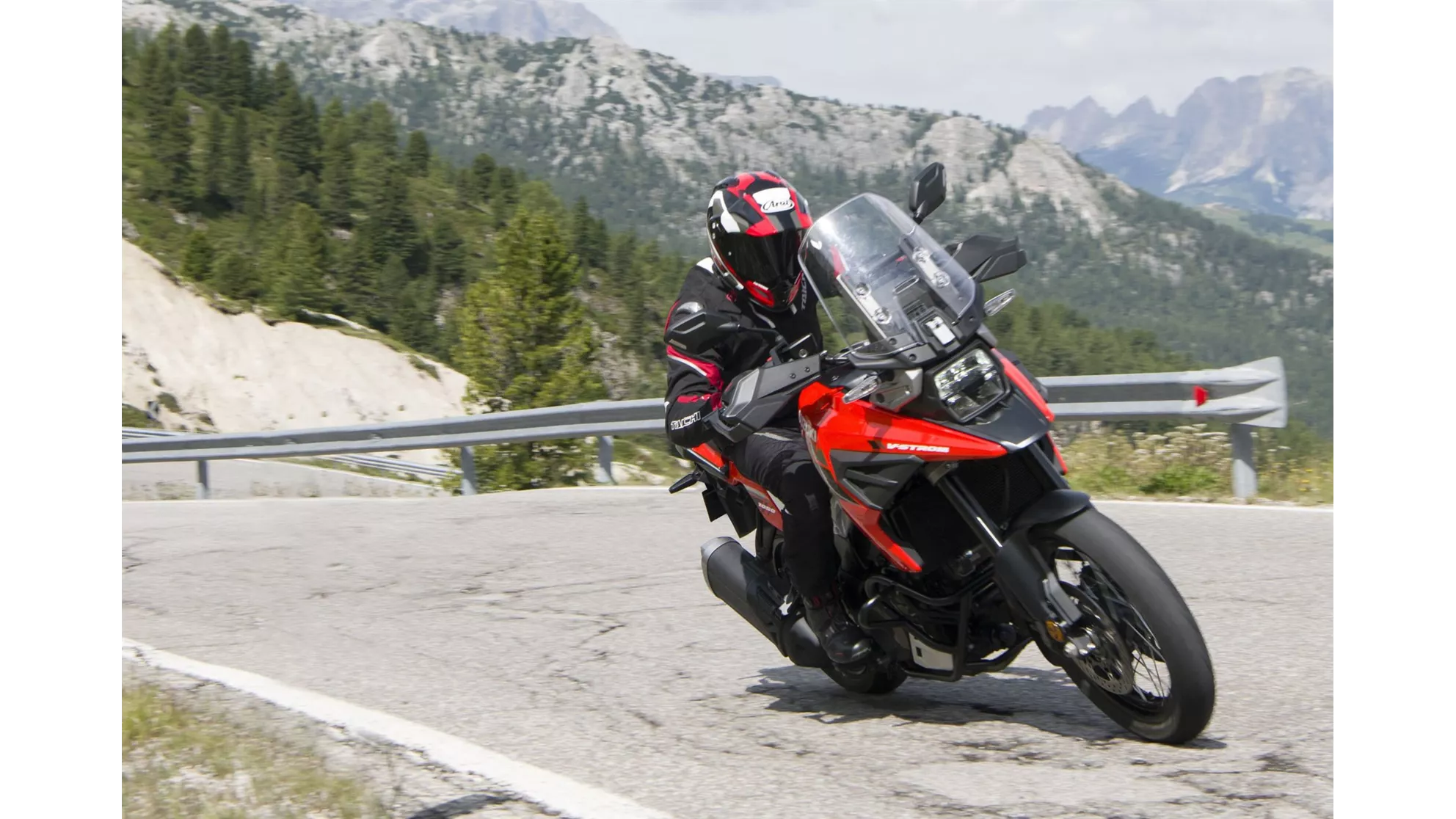 Suzuki V-Strom 1050 XT - Image 14 Suzuki V-Strom 1050 XT - Image 14