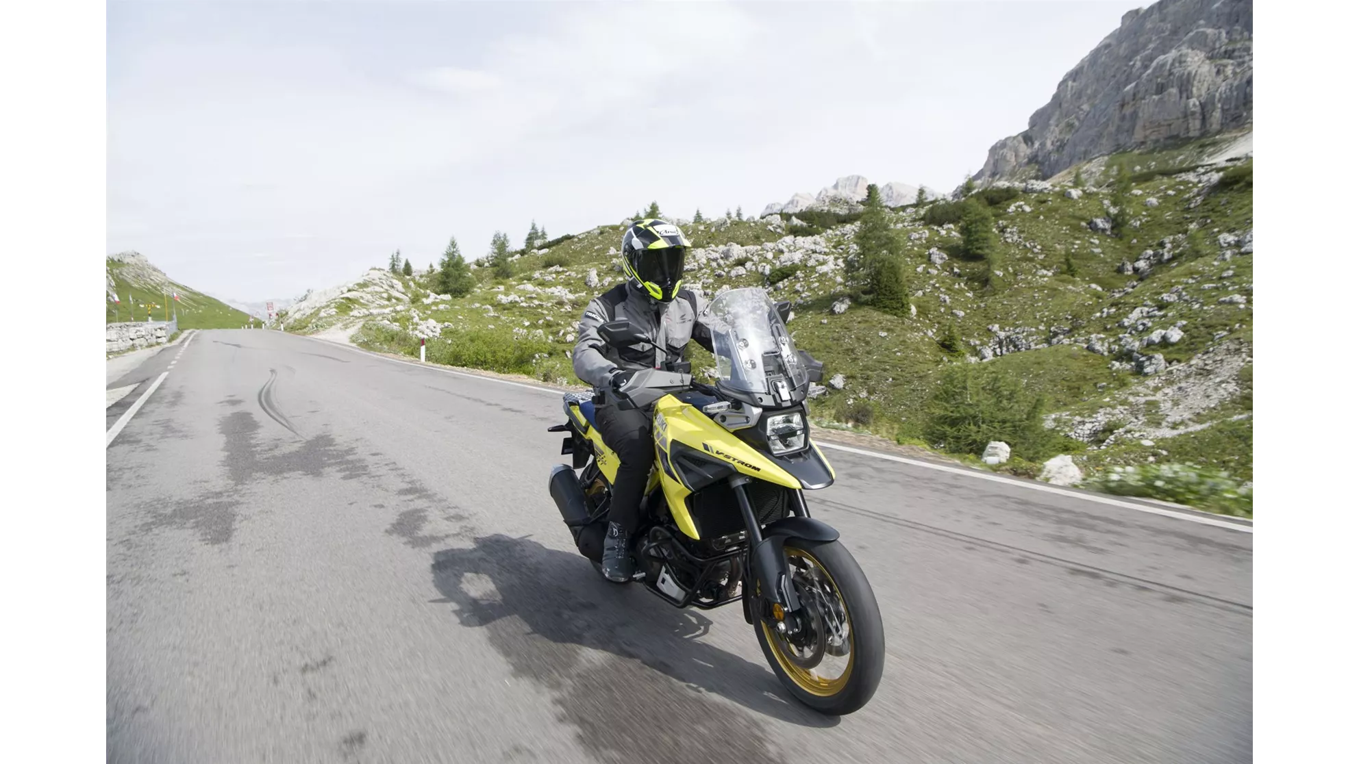 Suzuki V-Strom 1050 XT - Image 2 Suzuki V-Strom 1050 XT - Image 2