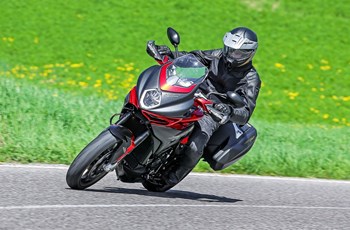 MV Agusta Turismo Veloce 800 Lusso 2020 - Bild 3 MV Agusta Turismo Veloce 800 Lusso 2020 - Bild 3