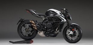 MV Agusta Brutale 800 RR 2020 vs Triumph Street Triple 765 R 2020