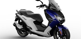 Peugeot Pulsion 125 RS 2020 vs Yamaha XMAX 125 2020