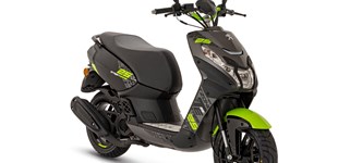 Peugeot Streetzone 10 Naked 2020 vs Peugeot Kisbee 50 4T Black Edition 2022