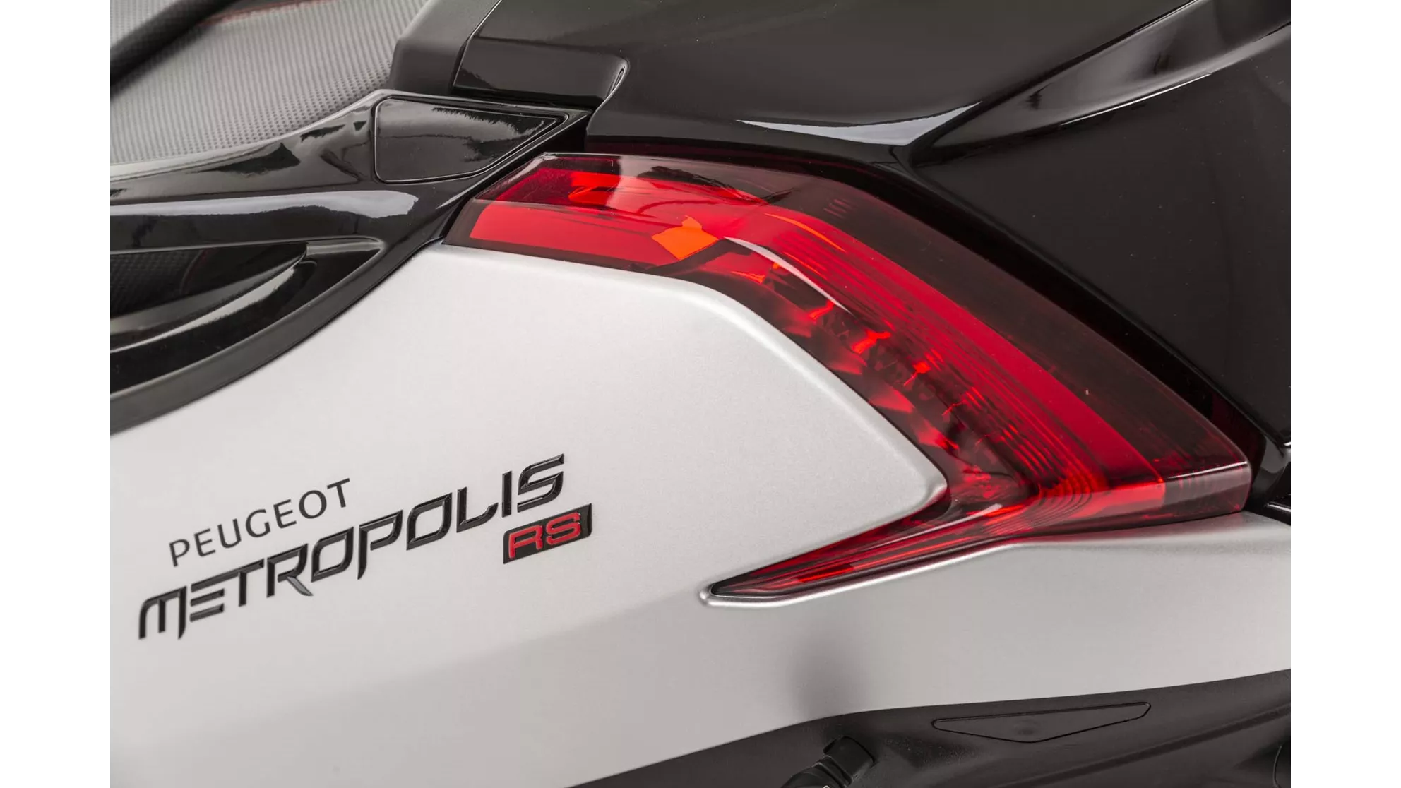 Peugeot Metropolis 400i RS - Obrázok 6