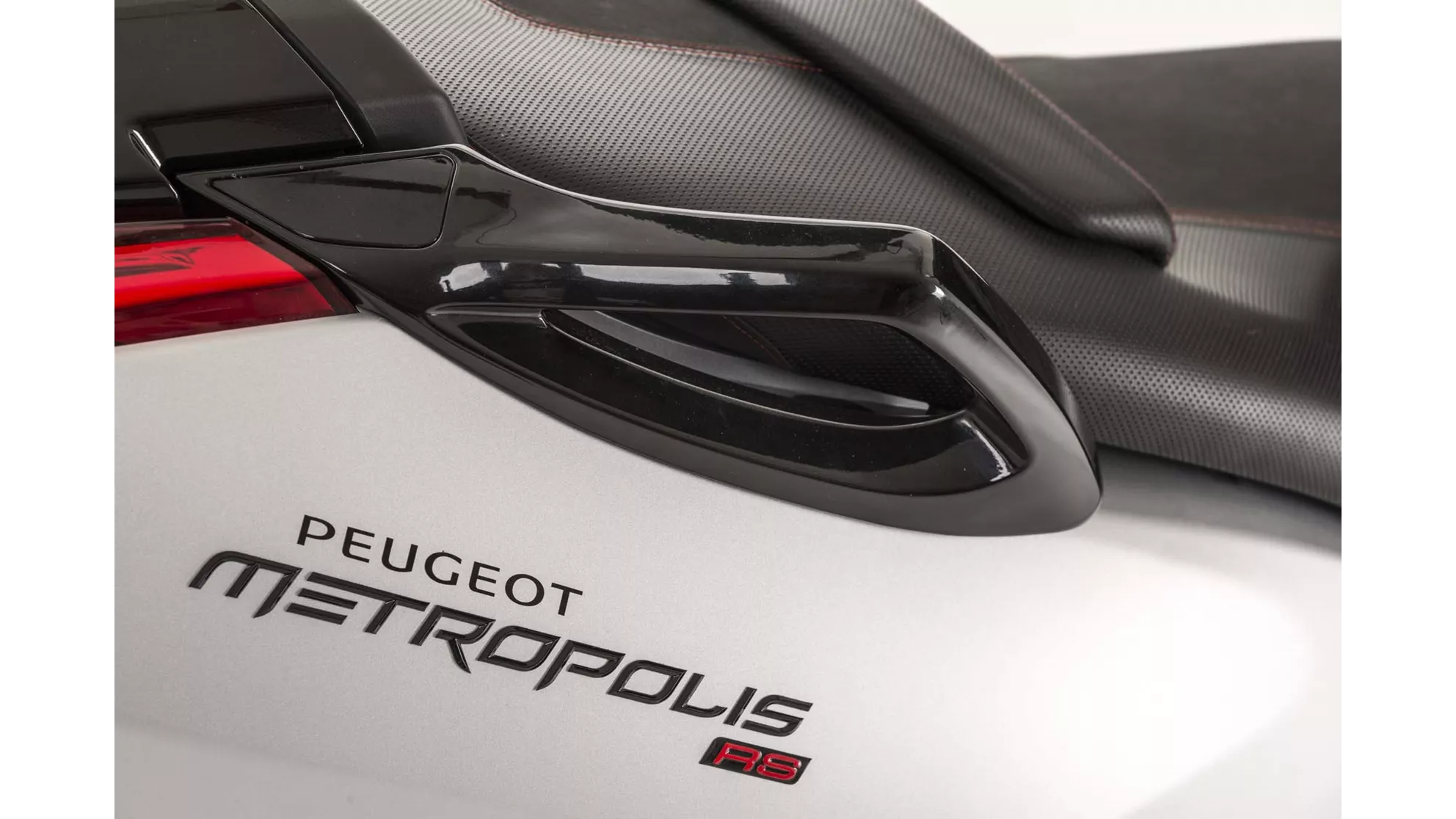 Peugeot Metropolis 400i RS - Image 13 Peugeot Metropolis 400i RS - Image 13