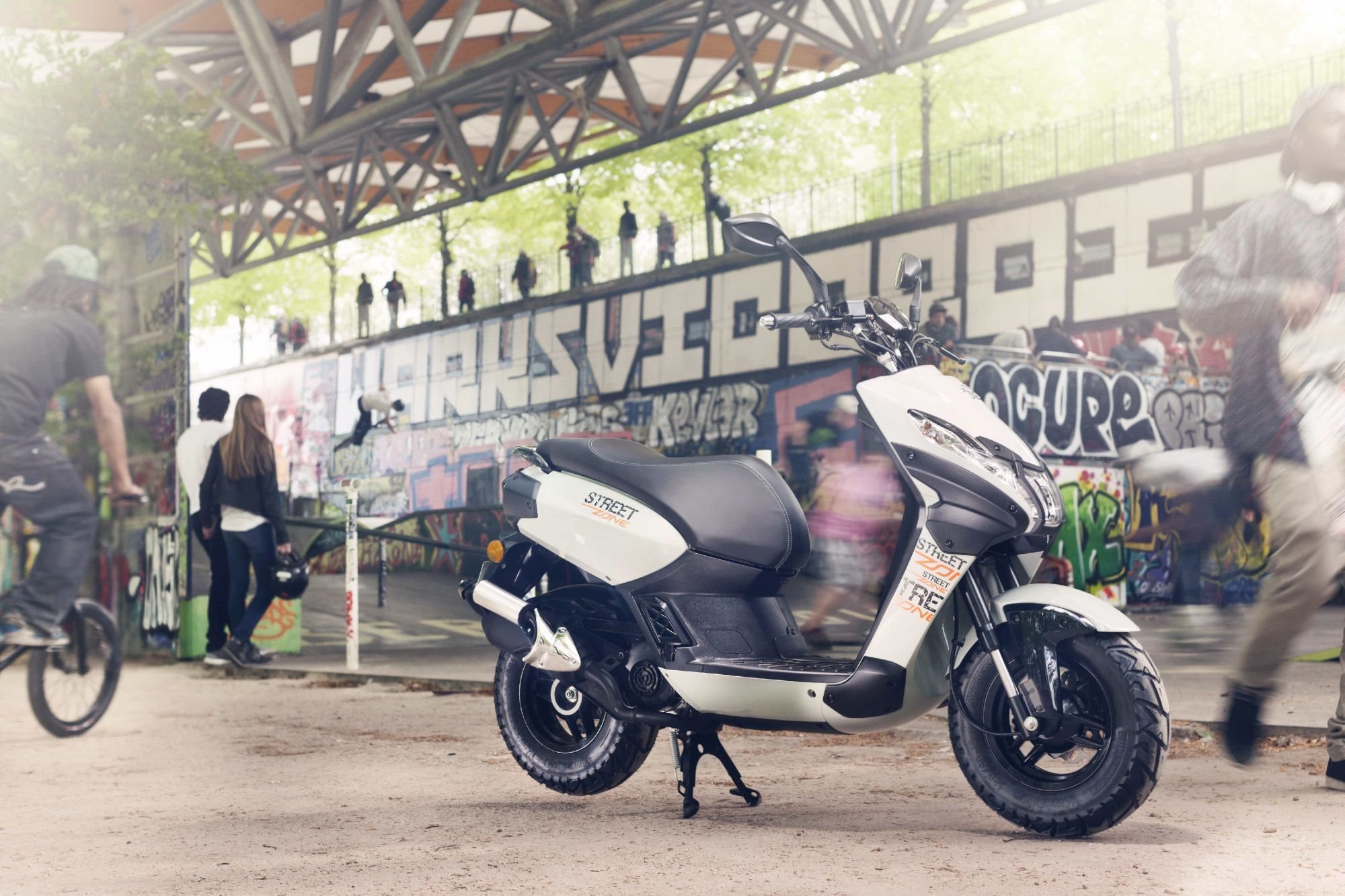 Motorrad Vergleich Peugeot Streetzone 10 Naked 2022 Vs Peugeot