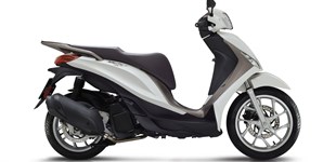 Vespa Primavera 125 S iGet 2020 vs Piaggio Medley 125 ie IGET 2020