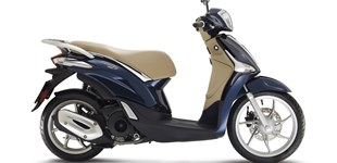 Piaggio Liberty 125 IGET 4t 3V 2020 vs Peugeot Tweet 200 2021