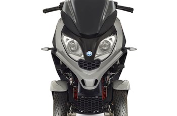 Piaggio MP3 300 HPE Sport 2020 - Bild 8 Piaggio MP3 300 HPE Sport 2020 - Bild 8