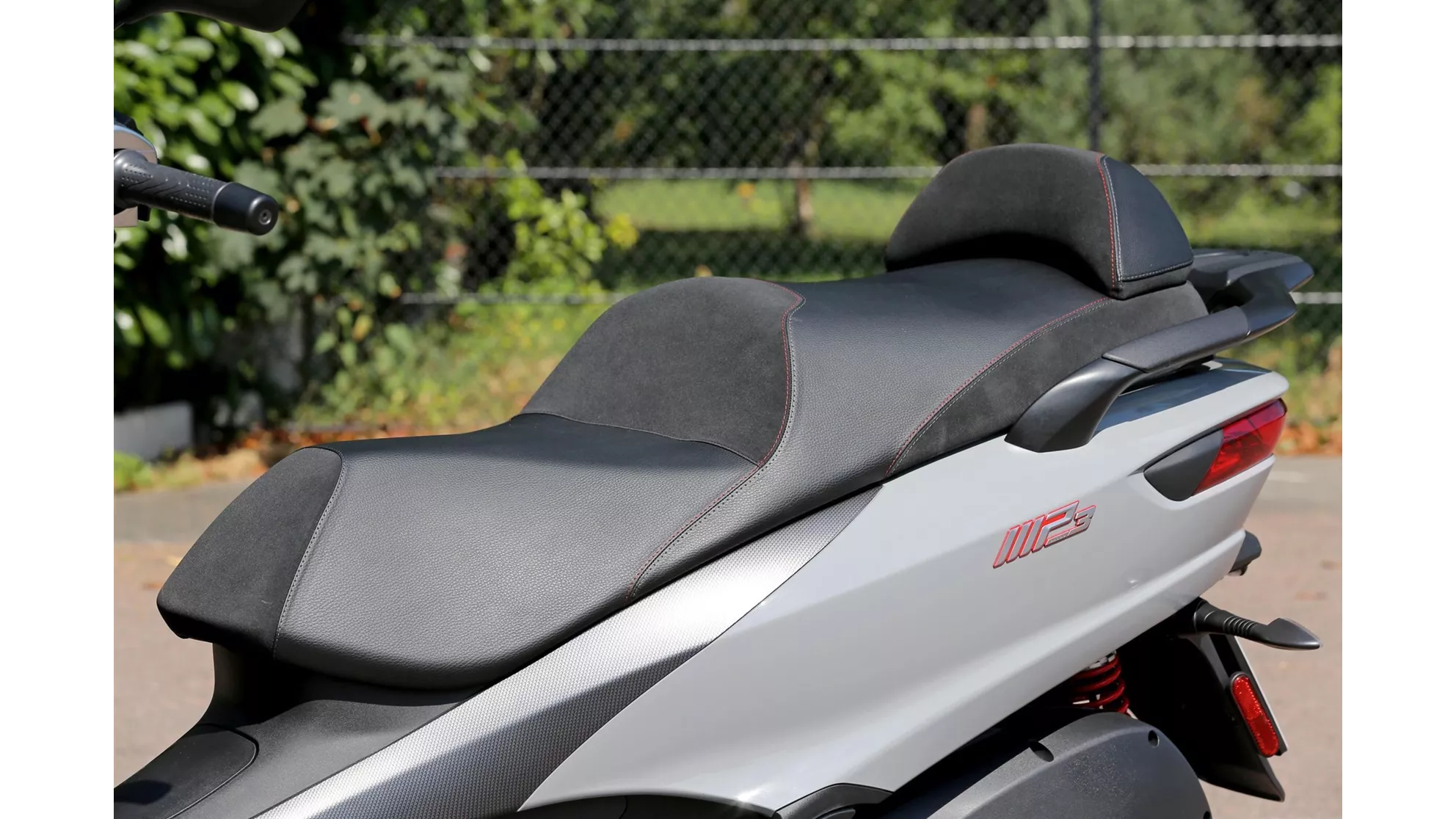 Piaggio MP3 500 hpe Sport - Image 13 Piaggio MP3 500 hpe Sport - Image 13