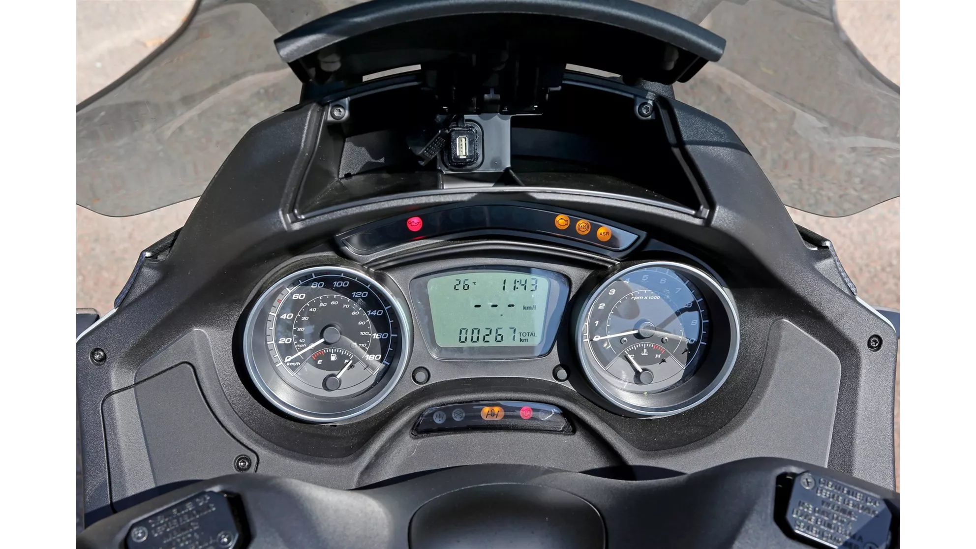 Piaggio MP3 500 hpe Sport - Image 20 Piaggio MP3 500 hpe Sport - Image 20