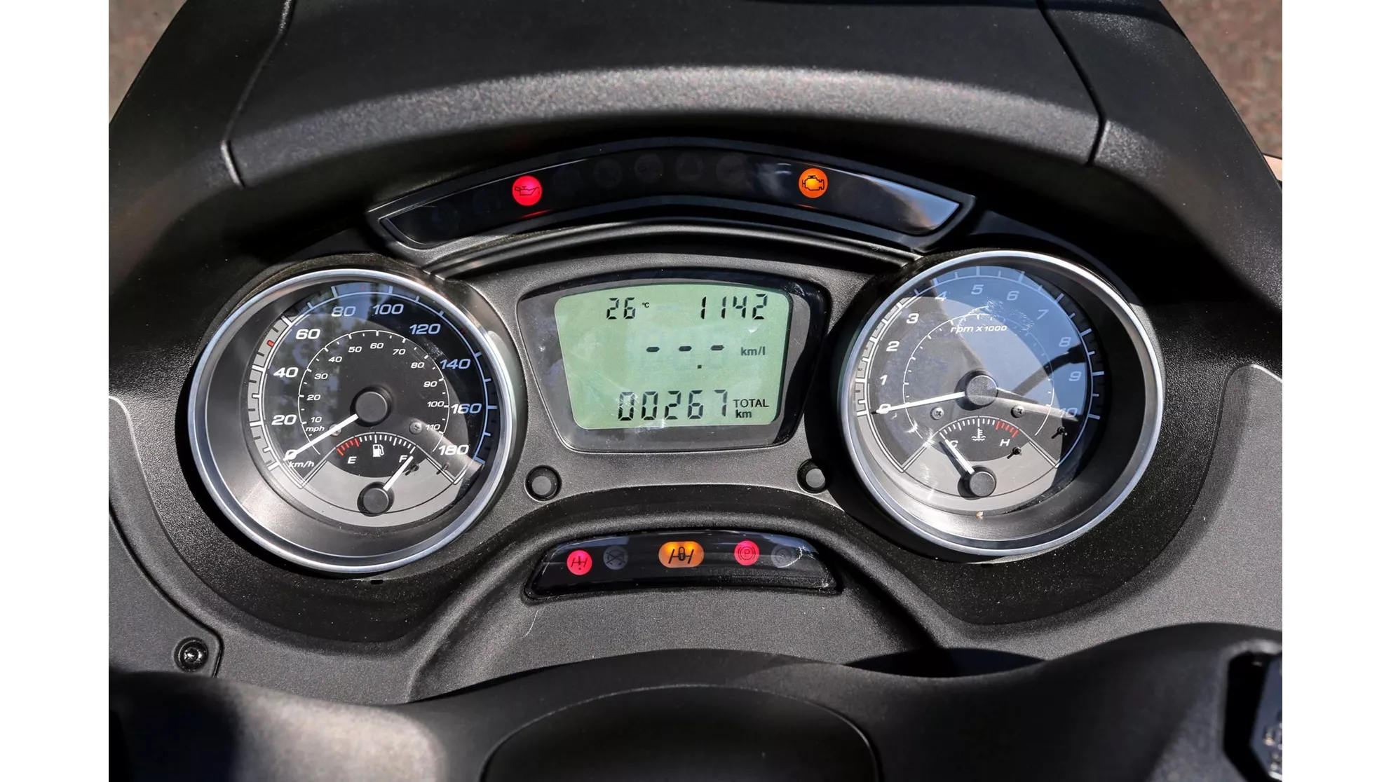 Piaggio MP3 500 hpe Sport - Image 21 Piaggio MP3 500 hpe Sport - Image 21