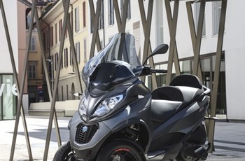 Piaggio MP3 500 hpe Sport Advanced 2020 - Bild 12 Piaggio MP3 500 hpe Sport Advanced 2020 - Bild 12