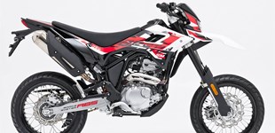 Online Bestia 125 ABS 2020 vs United Motors UM DSR SM 125 2017