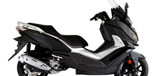 Sym Cruisym 125 2020 vs Piaggio Liberty 125 2021