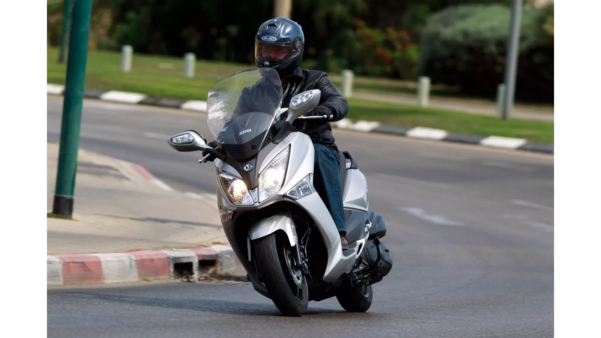 Sym GTS 300i - Image 11 Sym GTS 300i - Image 11