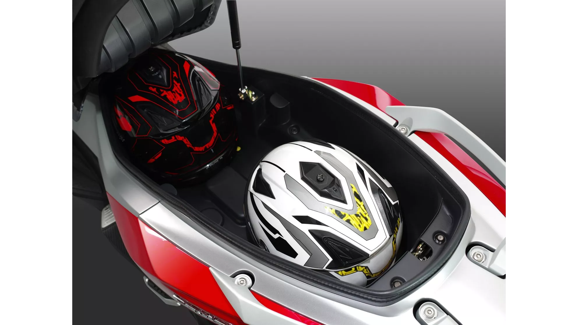 Sym Cruisym 300 - Image 12 Sym Cruisym 300 - Image 12