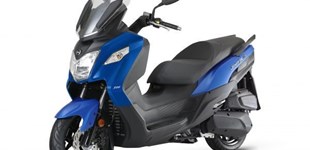 Sym Joymax Z+ 300i 2020 vs Suzuki Avenis 125 2023