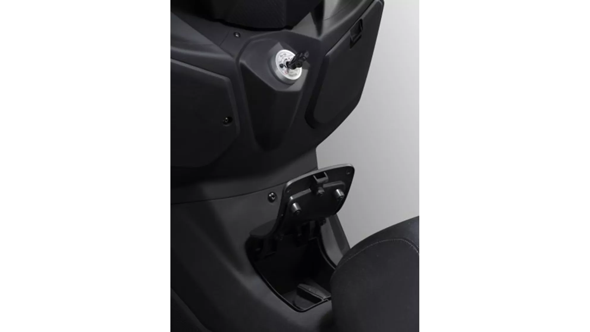 Sym Joymax Z+ 300i - Image 12 Sym Joymax Z+ 300i - Image 12