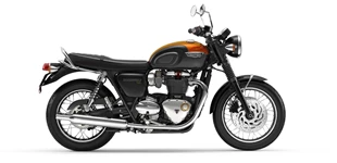 Triumph Bonneville T120 2020 vs Harley-Davidson Softail Heritage Classic 114 FLHCS 2019 Triumph Bonneville T120 2020 vs Harley-Davidson Softail Heritage Classic 114 FLHCS 2019